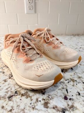 Hoka One One Women’s Running Shoes
Kawana 2